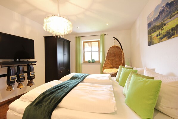 2 عدّة غرف نوم ومكواة/لوح كي وواي فاي وملاءات أسرّة