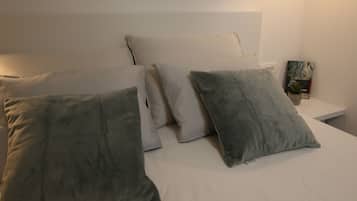 ヴィラ (Three Bedroom Villa with Swimming Poo) | 3 室のベッドルーム、ベビーベッド