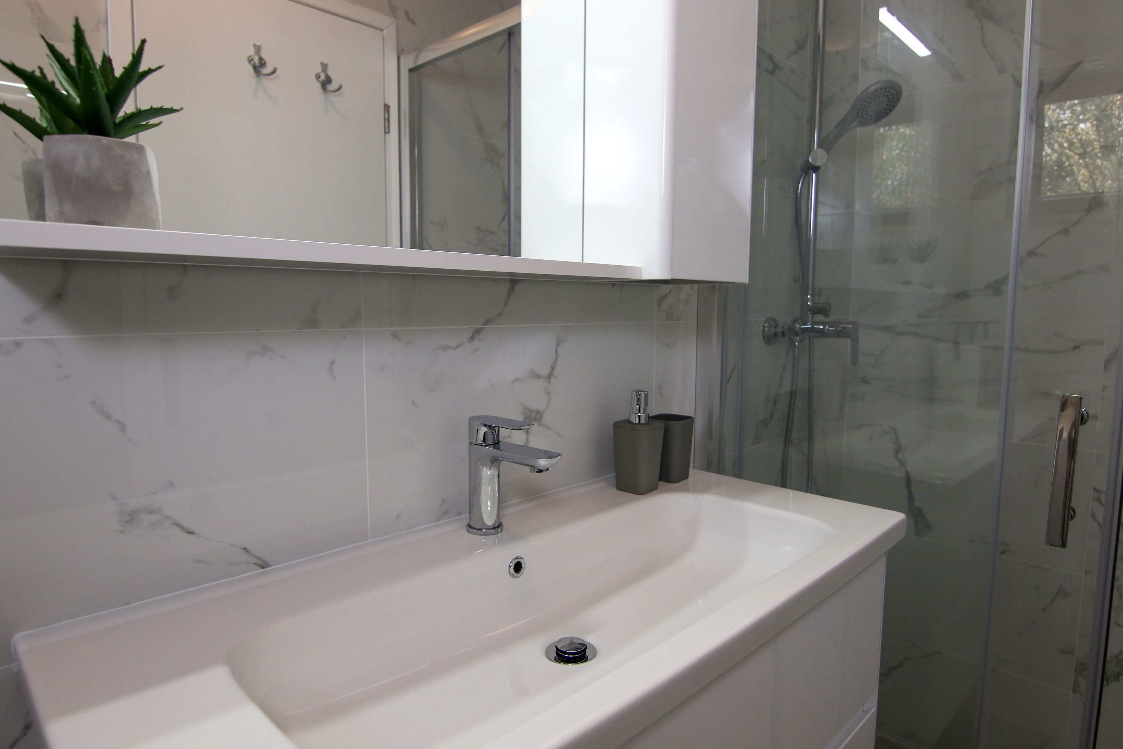 Villa (Three Bedroom Villa with Swimming Poo) | Bathroom | Shower, towels