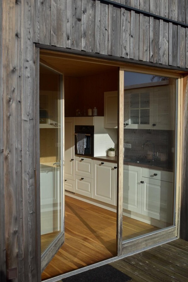 Fridge, oven, stovetop, dishwasher - Ferienhaus mit Charme (Attersee am Attersee)