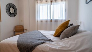 2 makuuhuonetta, silitysrauta/-lauta, internet, vuodevaatteet