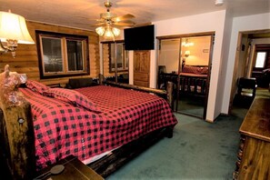 5 bedrooms, desk, iron/ironing board, free WiFi