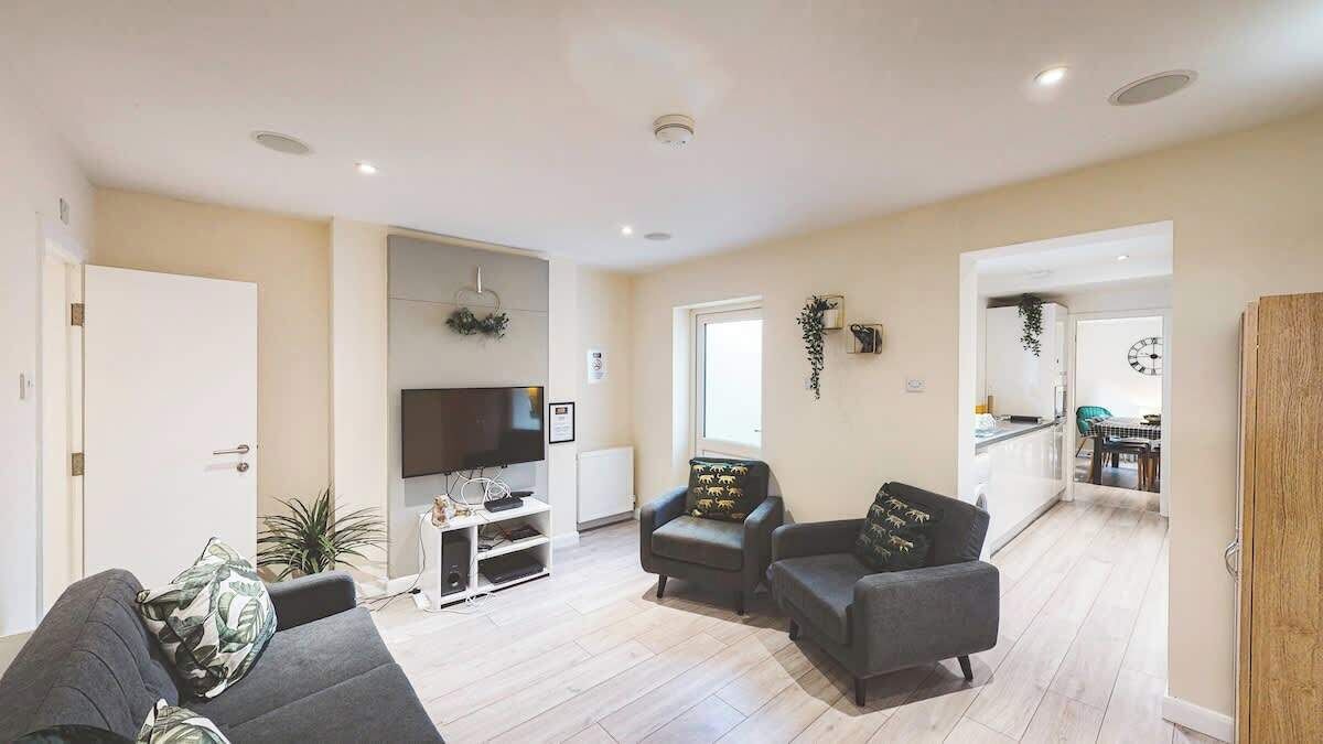 TV, offices