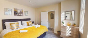 Perfect for contractors, 4-bedrooms, sleeps 7!