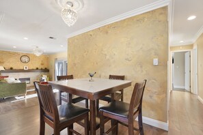 Dining - WOW! Better Than A Hotel! SPACIOUS 4BR in SAN JOSE (San Jose)