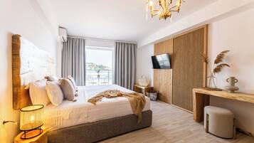 Suite | In-room safe, blackout drapes, free cribs/infant beds, free WiFi