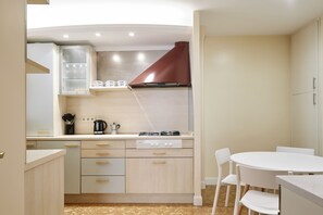 Fridge, microwave, oven, dishwasher