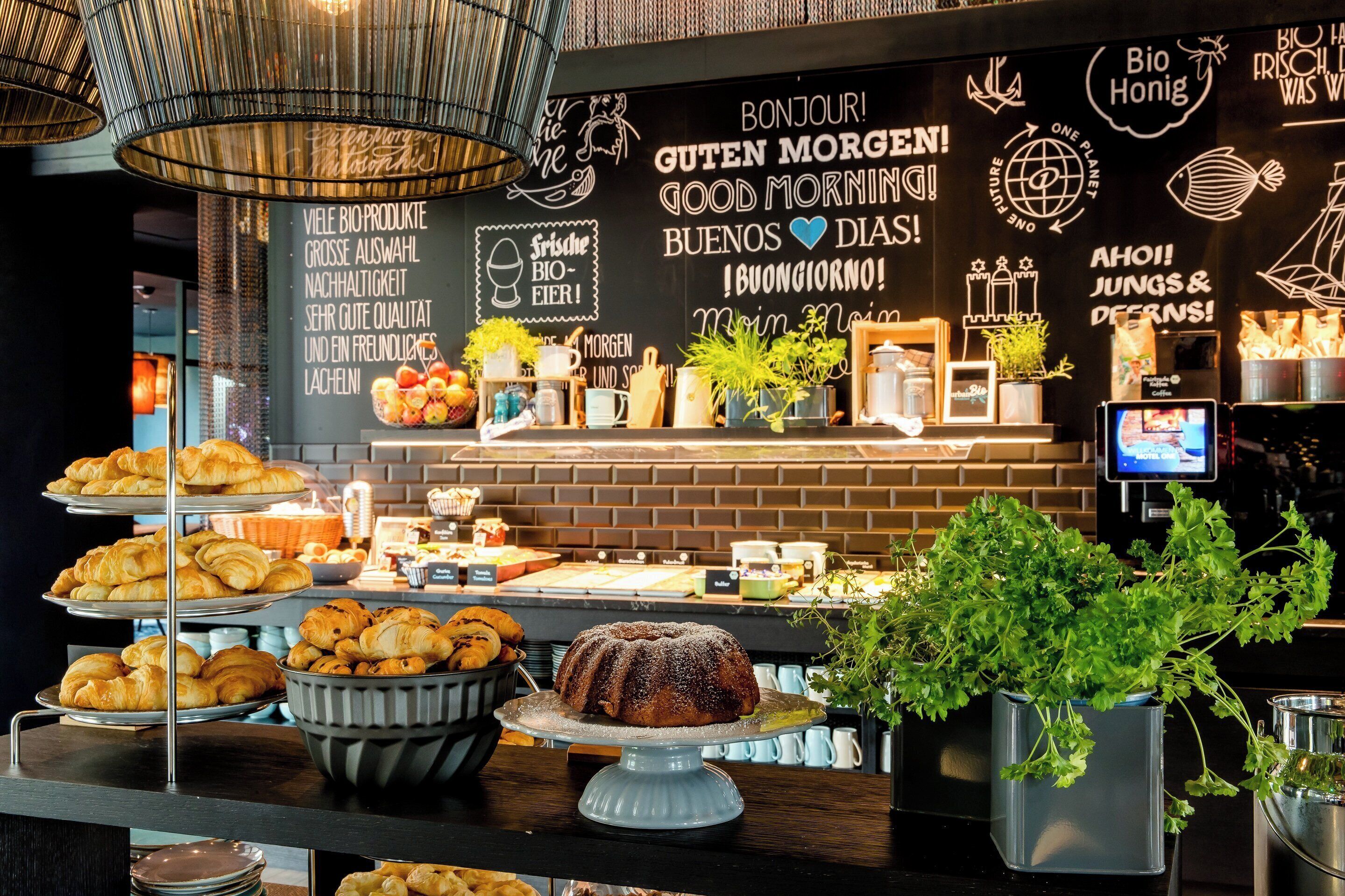 daily buffet breakfast for a fee