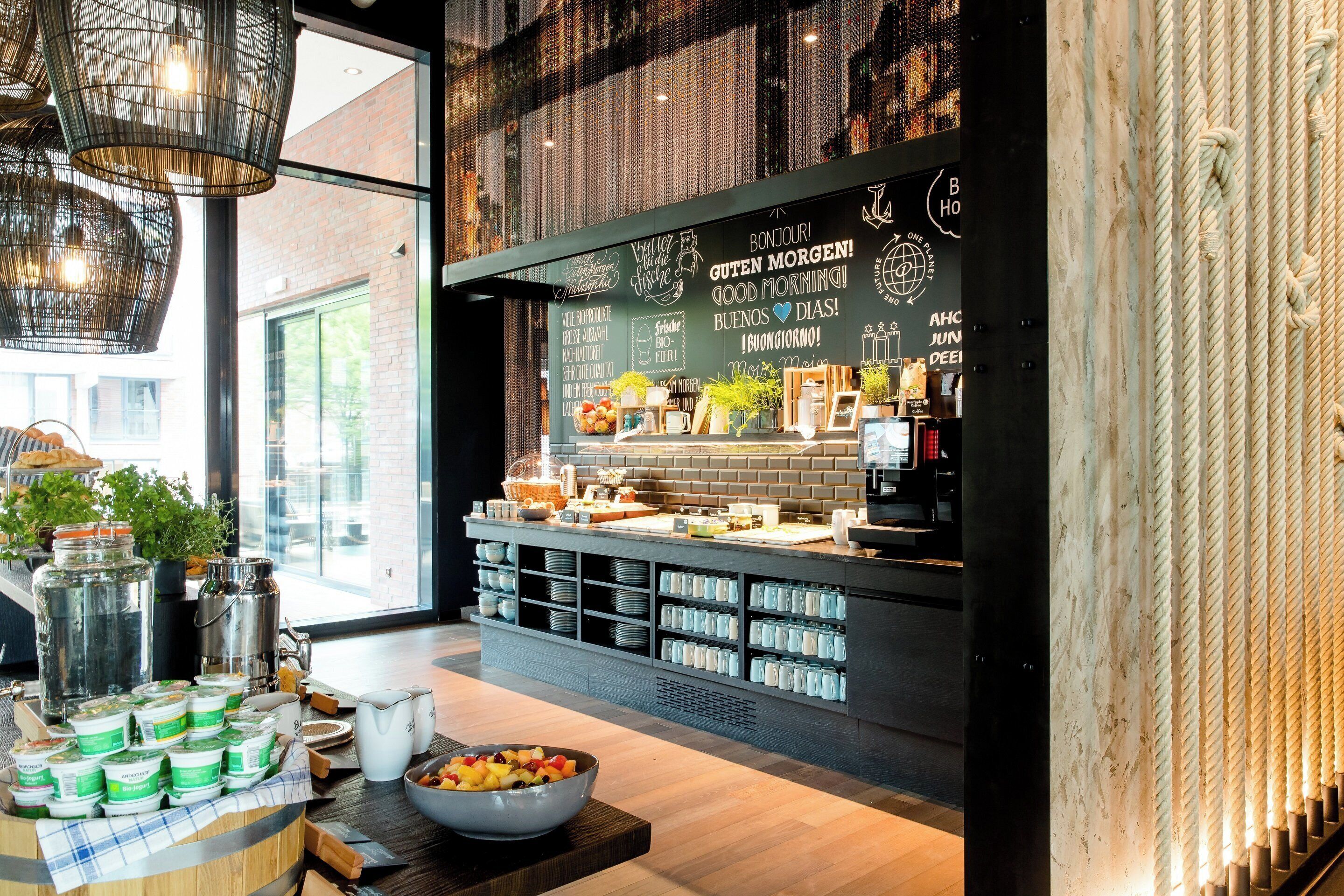 daily buffet breakfast for a fee