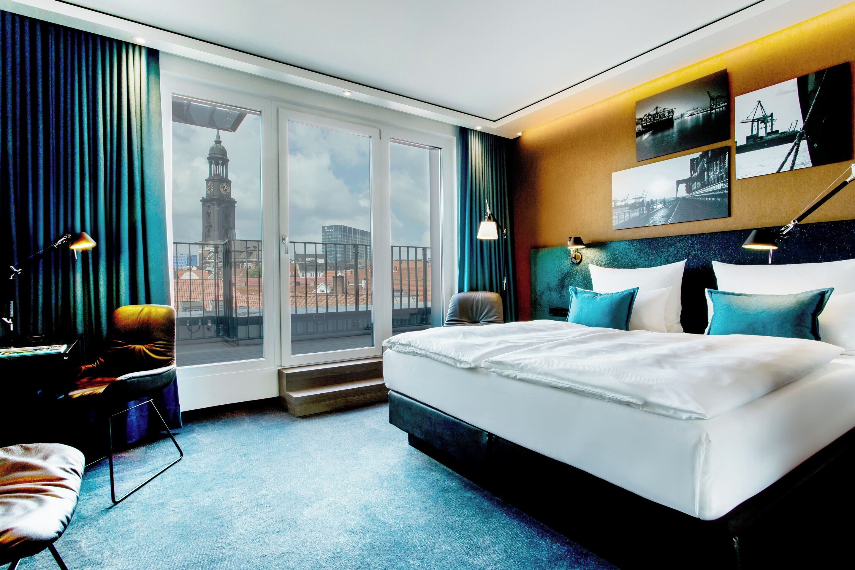 egyptian cotton sheets, premium bedding, down duvets, in-room safe