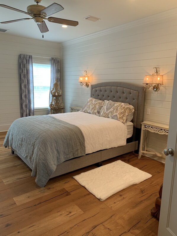 2 bedrooms, iron/ironing board, travel cot, free WiFi