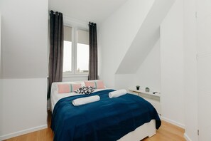 1 bedroom, individually decorated, individually furnished, desk - ShortStayPoland Piękna B20 (Warsaw)
