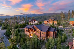 Exterior - Downtown WP Timber Top Home I Hot Tub I Great Views I Game Room I Discounted Attractions (Winter Park)