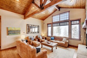 Smart TV, fireplace, video games, Hulu