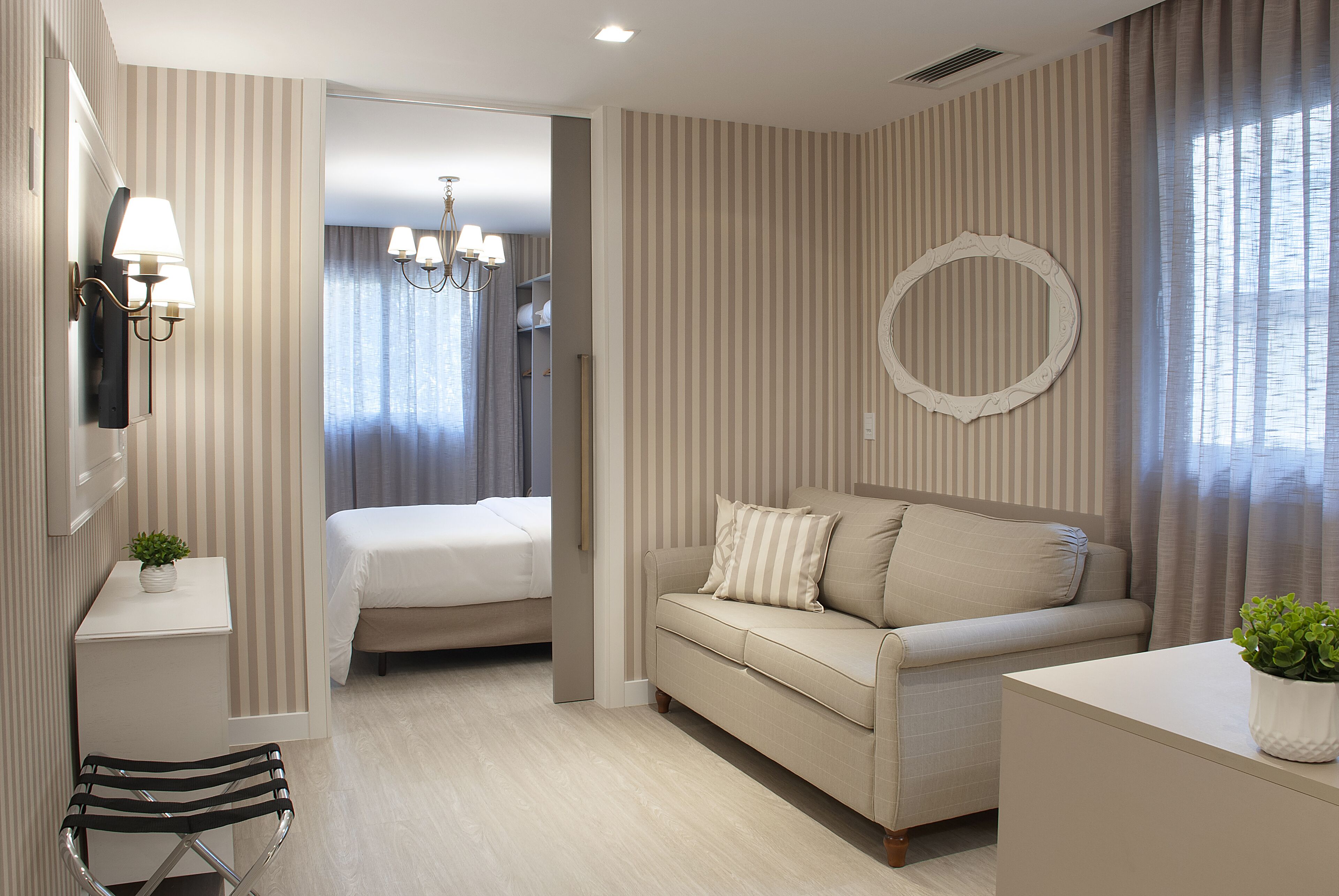 1 bedroom, minibar, individually decorated, desk