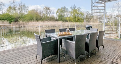 4 bedroom accommodation in Cirencester