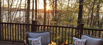 Luxury Lake House w/ DOCK. DIRECT LAKE ACCESS/Tennis/PICKLEBALL/Basketball Court