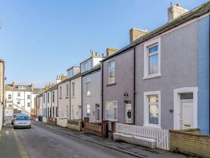 Exterior - 3 bedroom accommodation in Whitby (Whitby)