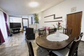 Apartment | Private kitchen | Fridge, microwave, oven, stovetop - Modern 100m2 apt With the Terrace & Beautiful View (Omis)