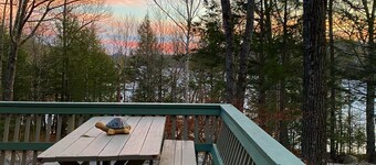 Peaceful Family-Friendly Sunapee Lake/Ski Retreat