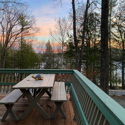 Peaceful Family-Friendly Sunapee Lake/Ski Retreat
