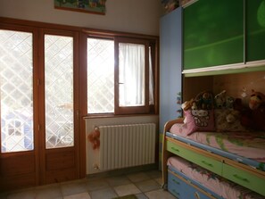 2 bedrooms, desk, iron/ironing board, travel cot