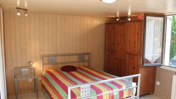 1 chambre, chambres insonorisées, Wi-Fi gratuit, draps fournis