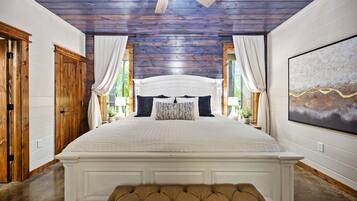 2 bedrooms, memory-foam beds, free WiFi, bed sheets