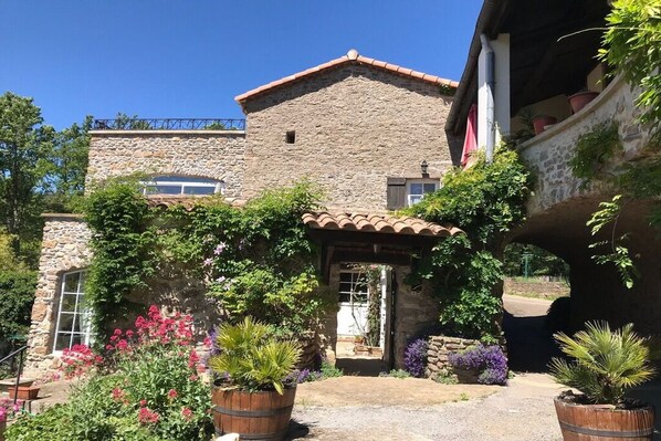 Exterior - La Provençale - in former vineyard, nature park, family-friendly - apartment 3 (Molières-Sur-Cèze, Occitanie)