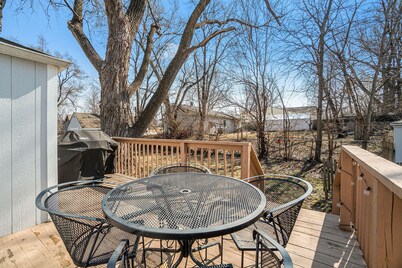 The Mulberry House: Cozy Home In Downtown Olathe