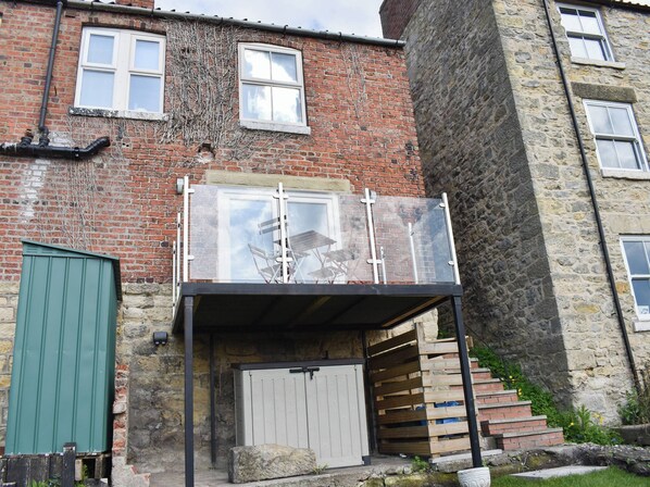 Exterior - 2 bedroom accommodation in Pickering (Pickering)