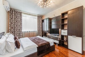 2 室のベッドルーム、アイロン / アイロン台、WiFi、ベッドシーツ