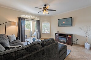Smart TV - Resort Style Living in Prime Scottsdale Location (Scottsdale)