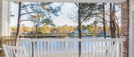 Condo, 2 quartos, sacada, vista para o canal (303) | Fachada