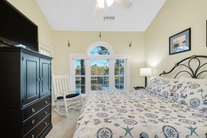 Huoneisto, 2 makuuhuonetta, parveke, näköala kanavalle (303) | Ulkopuoli