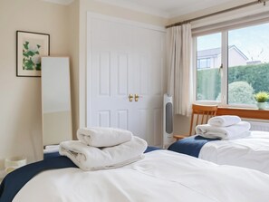 3 quartos, Wi-Fi de cortesia, roupa de cama