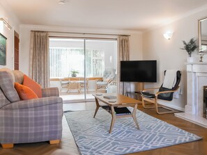 Living area - 3 bedroom accommodation in Dunblane (Dunblane)