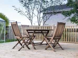 Outdoor dining - 3 bedroom accommodation in Dunblane (Dunblane)