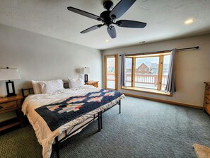 5 bedrooms, free WiFi, bed sheets - Perfect location in Crested Butte! Near Rainbow park and short walk to Elk Ave! (Crested Butte)