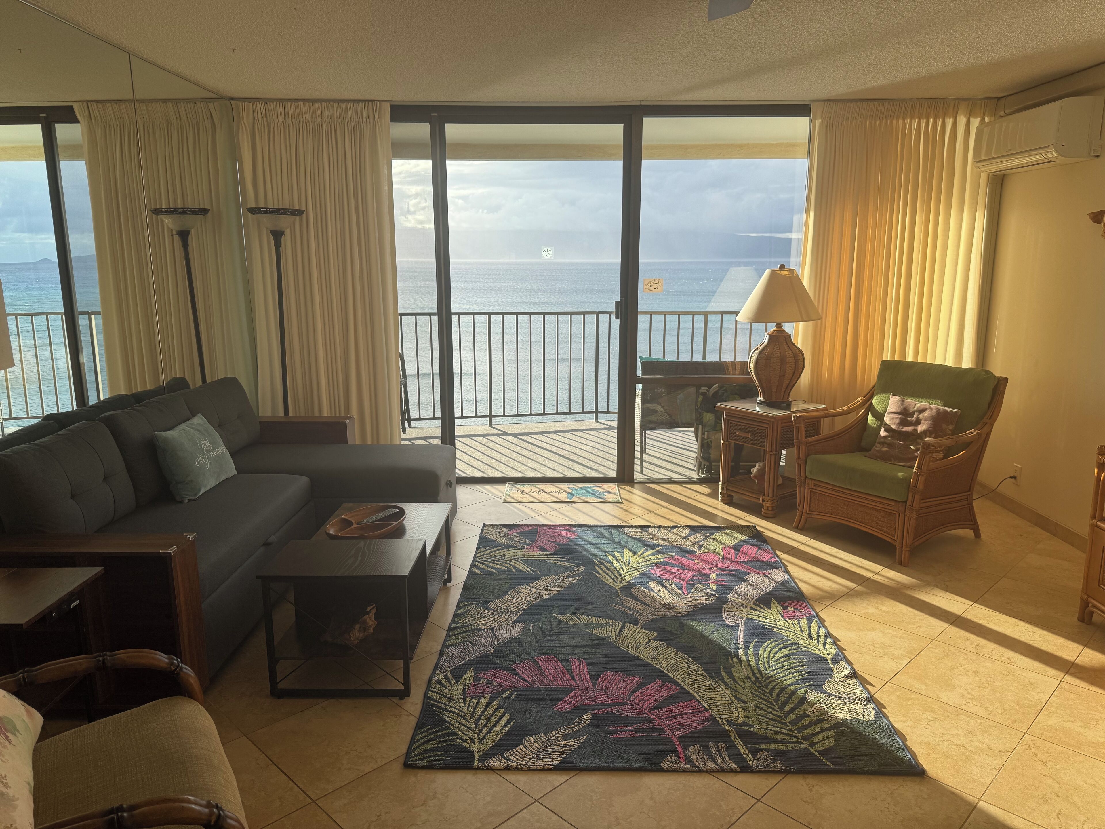 Smart TV, DVD player, books, stereo