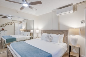 1 quarto, cofres nos quartos, ferros/tábuas de passar roupa