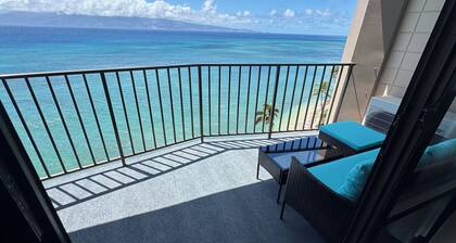 Direct Oceanfront, unobstructed ocean view top floor penthouse quiet & private.
