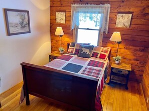 3 makuuhuonetta, silitysrauta/-lauta, ilmainen Wi-Fi, vuodevaatteet