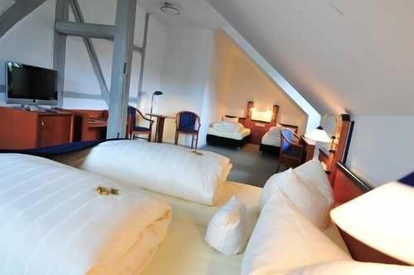 1 chambre, bureau, lit parapluie, Wi-Fi