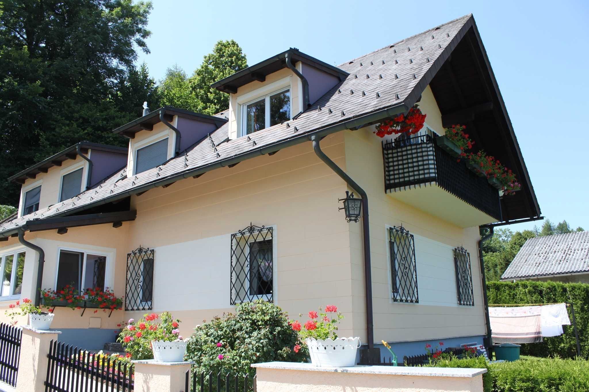 Aussenansicht im Sommer