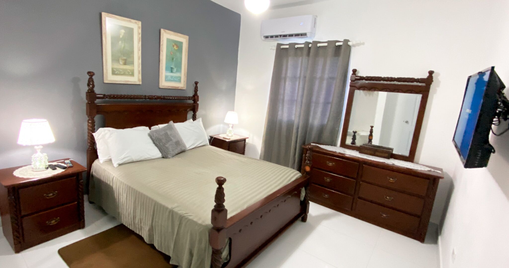 2 habitaciones, escritorio, tabla de planchar con plancha y wifi 