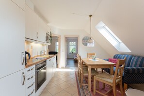 Refrigerador, microondas, horno, lavavajillas