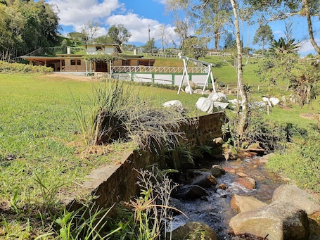 Design Cottage, Fireplace, Mountain View | Lake view. SÃtio Pedacinho do Céu na Serra de SC