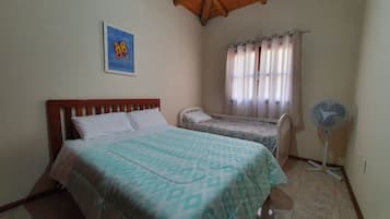 Cottage Design, cheminée, vue montagne | 6 chambres, décoration personnalisée, ameublement personnalisé