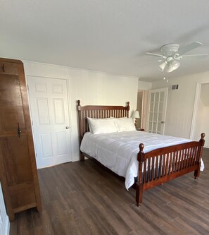 5 chambres, fer et planche à repasser, lit parapluie, Wi-Fi gratuit